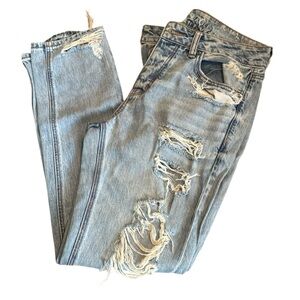 AMERICAN EAGLE Tom Girl Fly Button Distressed Blue Jeans. Size 4.